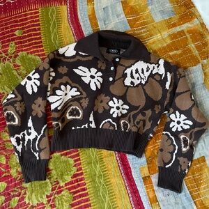 Brown cropped flower sweater size S